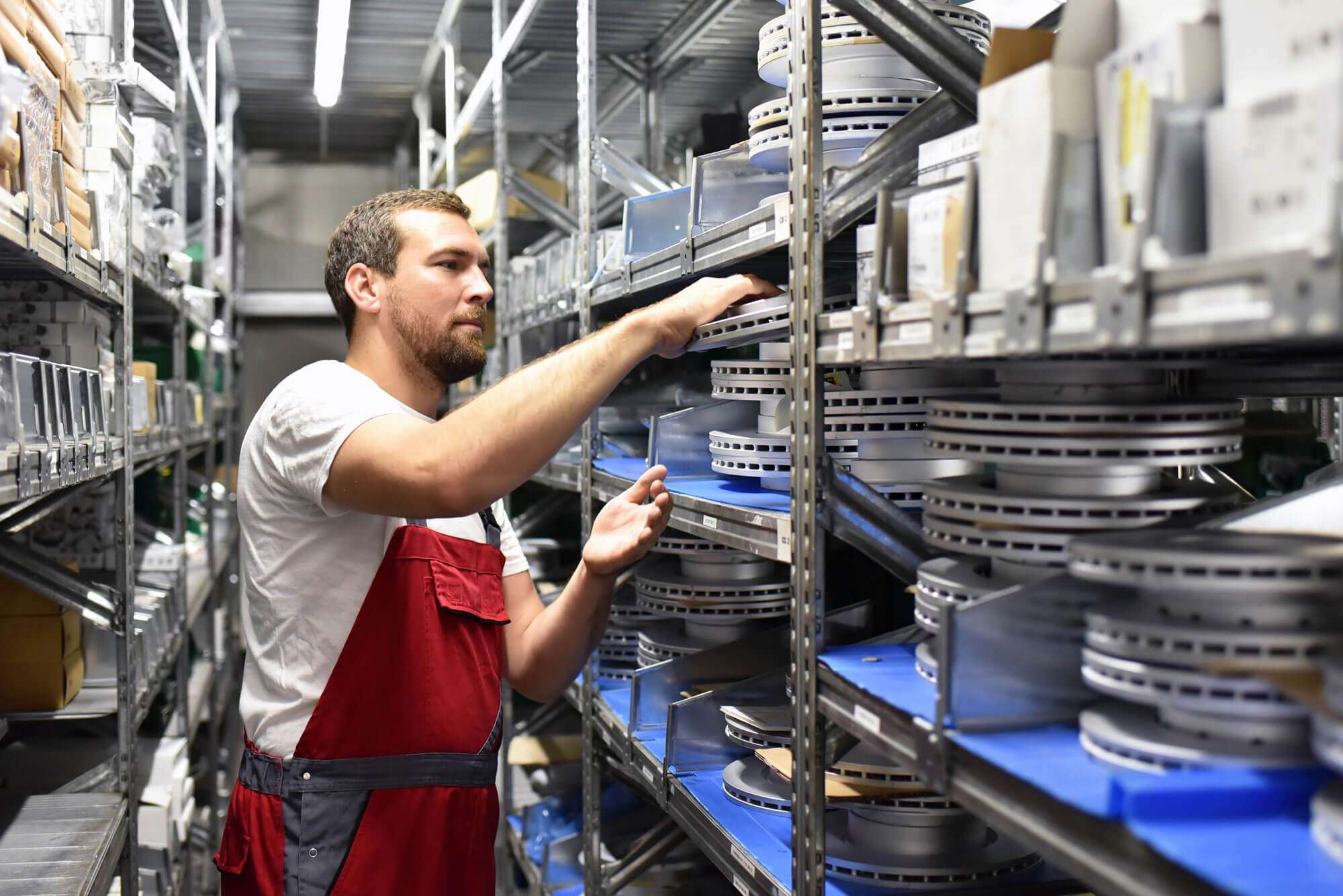 Leubecher Energieservice Ersatzteilservice Lager